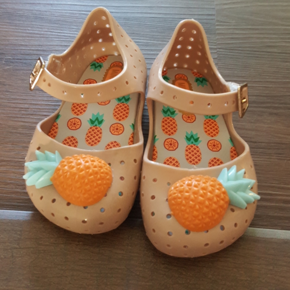 Beige Pineapple toddler/baby Sandals